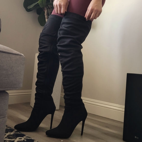 Slouchy black Boots Over Knee - Picture 7 of 7